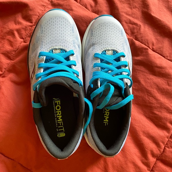 NWT Kids’ Saucony Guide 14 Running Shoes - Boys | Girls - Picture 5 of 10